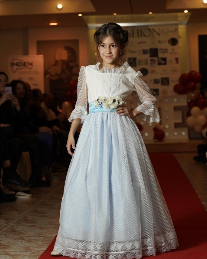 alicias vestidos de tul para comunión - Imagen 1