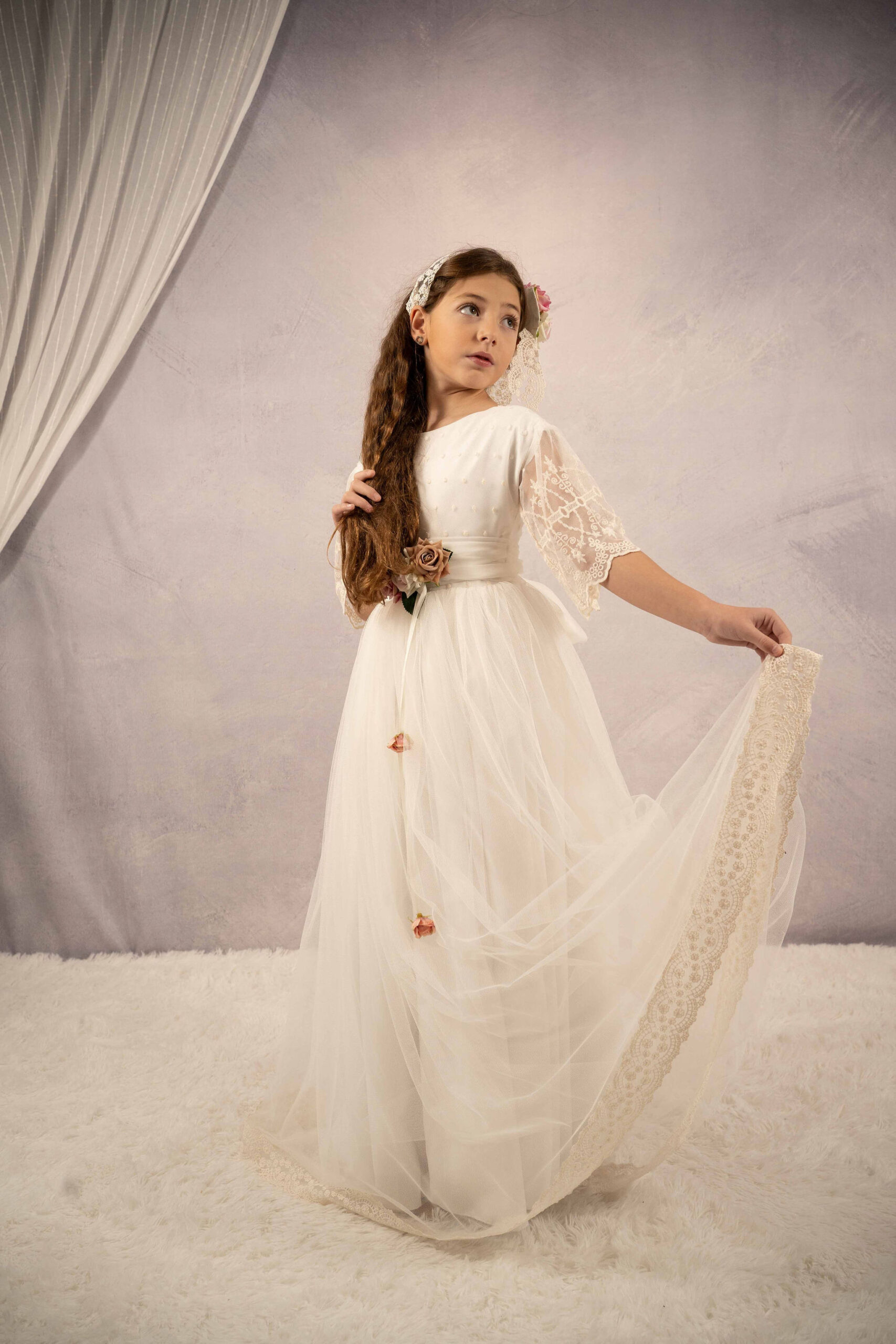 vestido de comunión  de tul cuerpo de encaje - Imagen 1