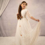 vestido de comunión  de tul cuerpo de encaje