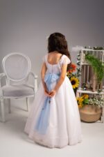 Vestido de Comunión en tono banco de encaje  elegancia serena y atemporal. - Imagen 3